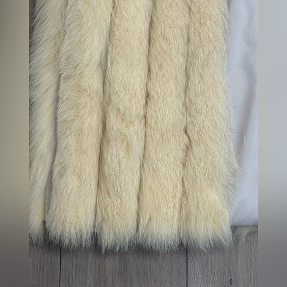 SAGA FOX Elegant White Long Fur Coat - Picture 2 of 12